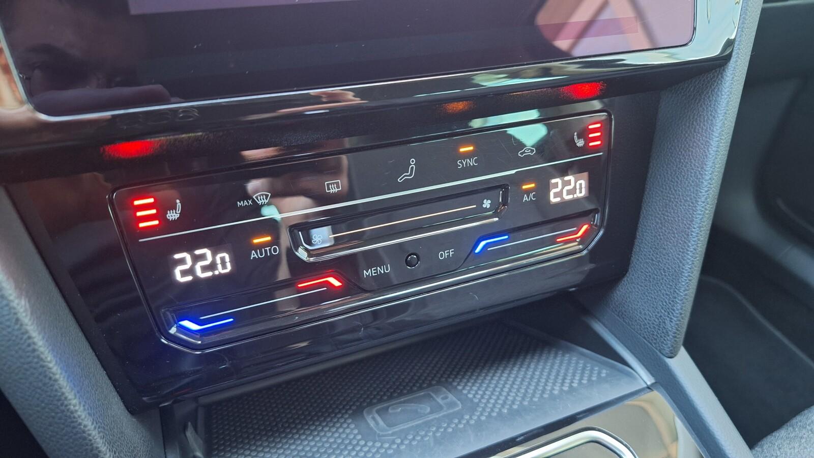 serwisASO 2.0TDI 150KM pakiety LED kamera hak navi AppConnect VAT23% 33