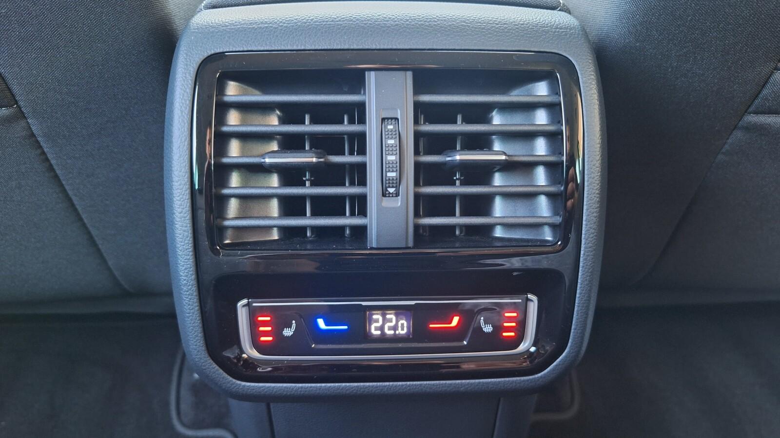 serwisASO 2.0TDI 150KM pakiety LED kamera hak navi AppConnect VAT23% 16