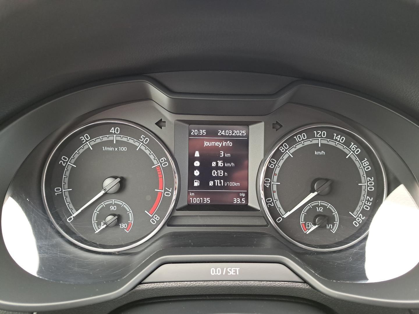 Tempomat Światła LED SmartLink+ Lane Assist Start-Stop 17