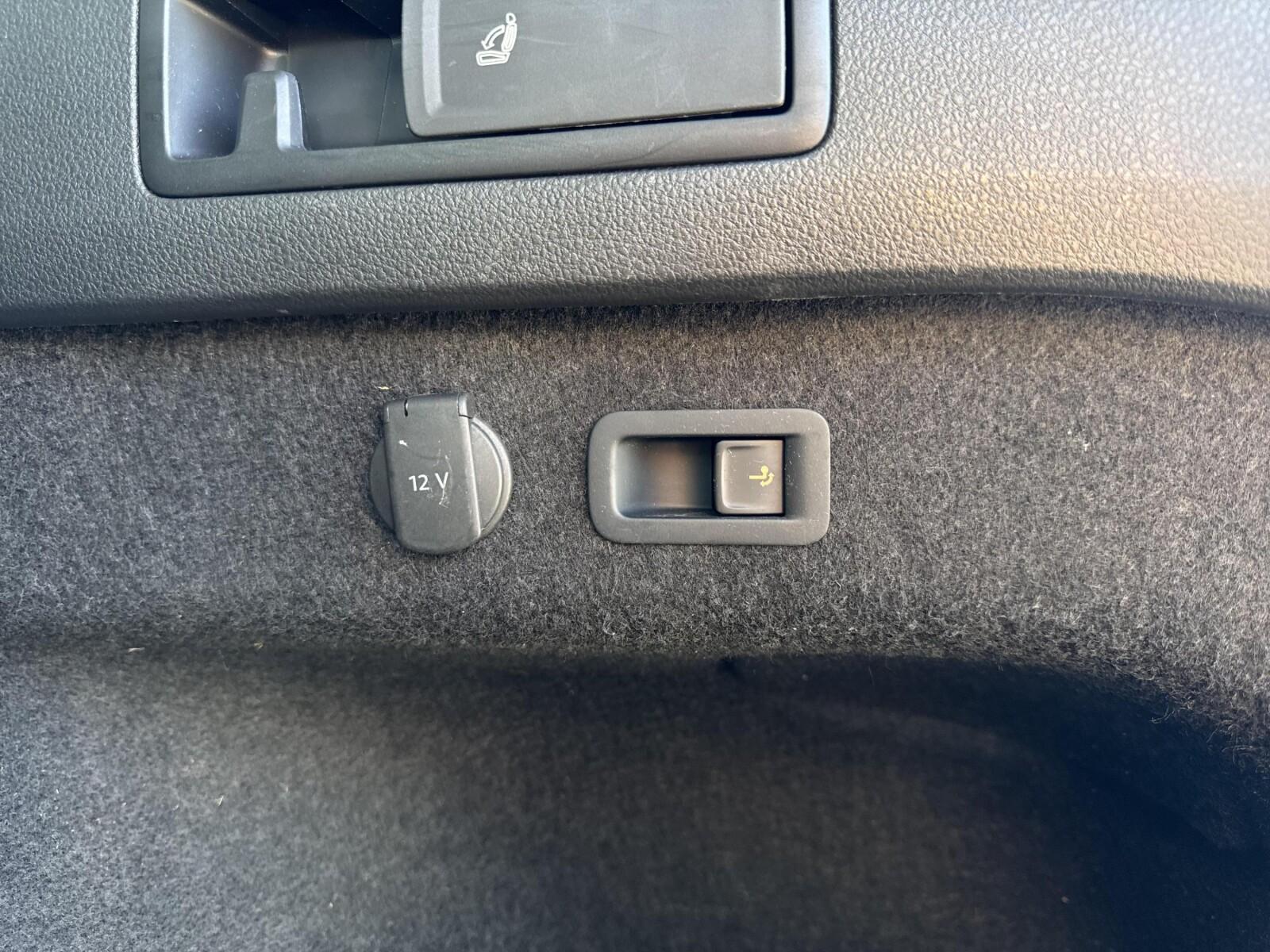 Android Auto Nawigacja Hak Kamera Reflektory LED Tempomat 32