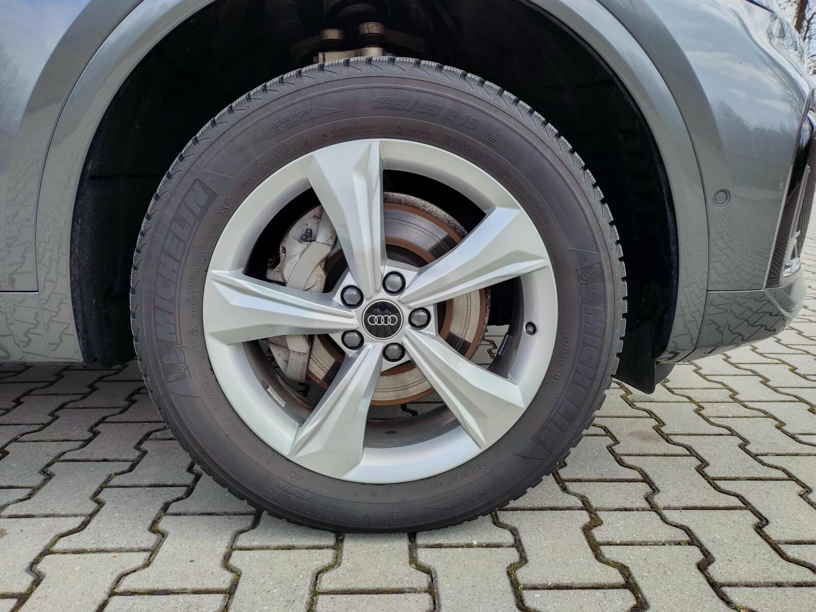 Audi Q5 45TFSI Quattro S tronic 265 KM 17