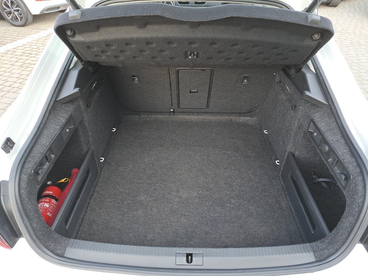 SalonPL 1.5TSI 150KM Ambition LED Matrix Kessy Podgrzew.Fot. ASO FV23% 27