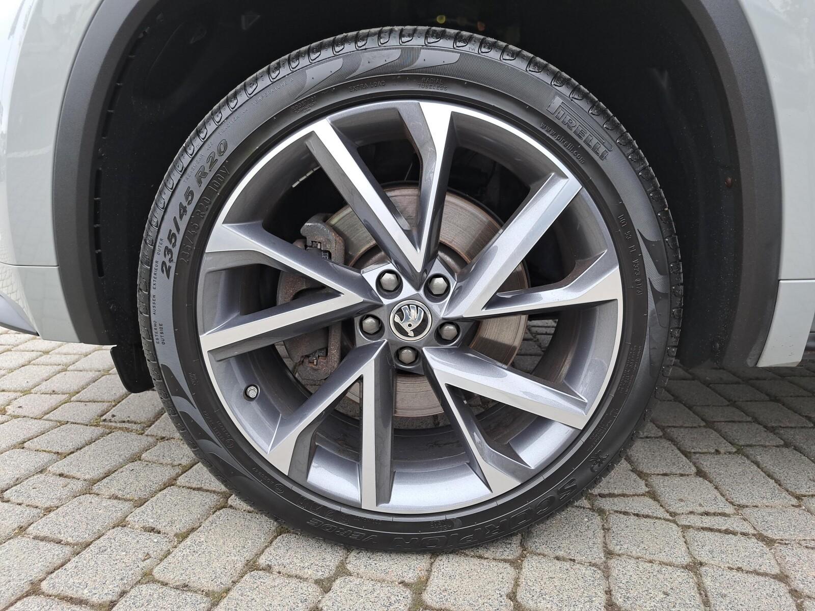 Sportline 4x4 2.0TSI 190KM DSG LED Panorama Kamera El.Klapa 20" FV23% 37