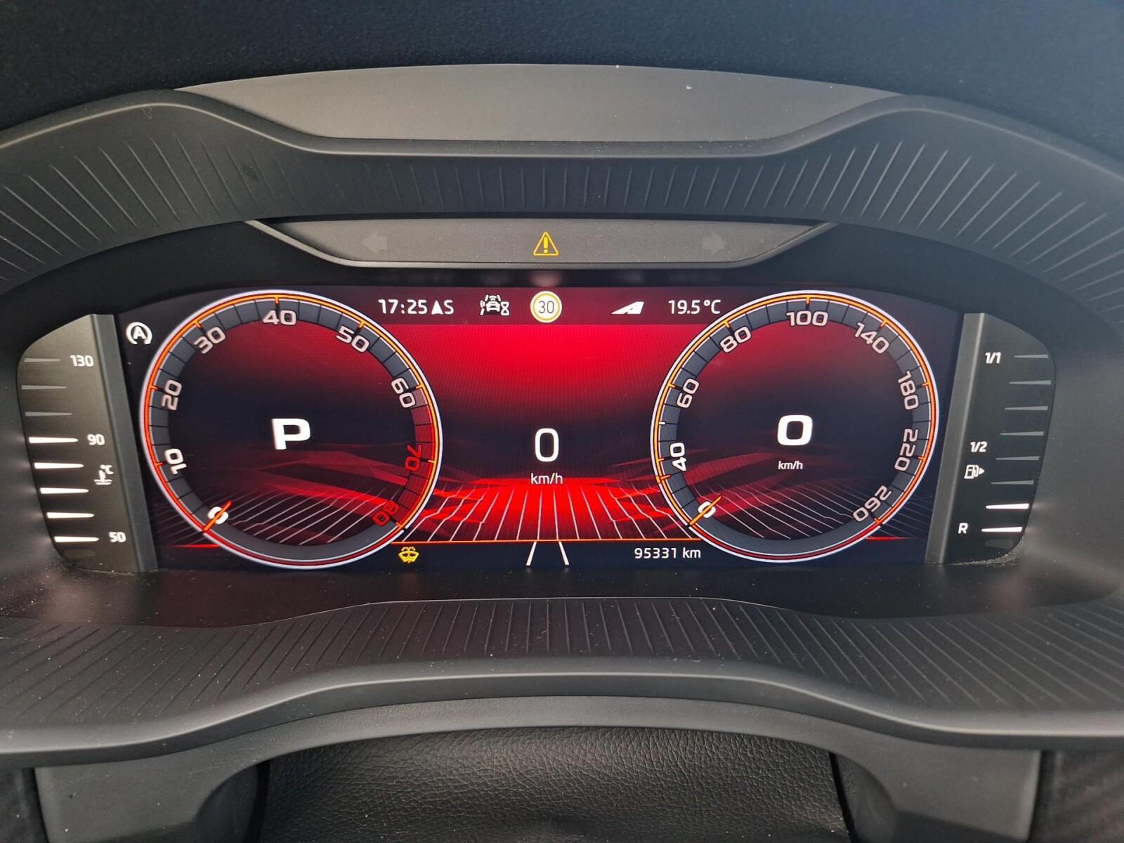 RS 2,0 TSI 4X4 245KM DSG, Serwis ASO 17