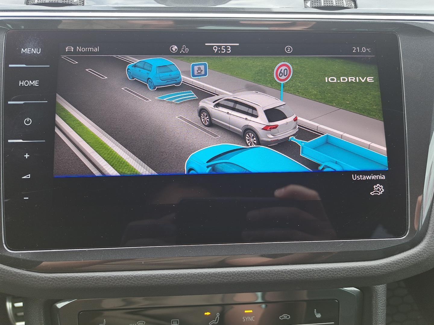 Android Auto Nawigacja Head-Up Hak Kamera parkowania Reflektory LED 25