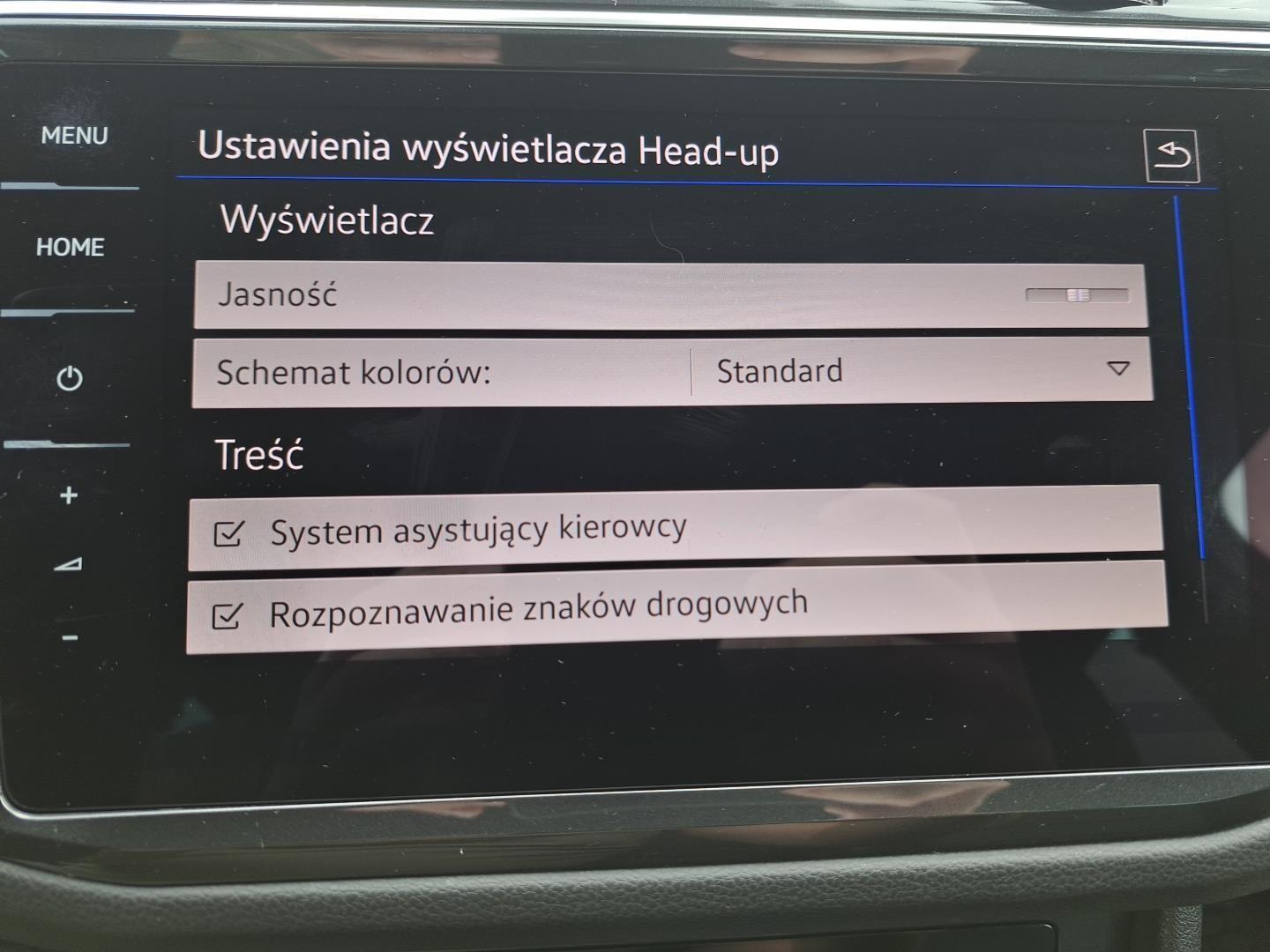 Android Auto Nawigacja Head-Up Hak Kamera parkowania Reflektory LED 29
