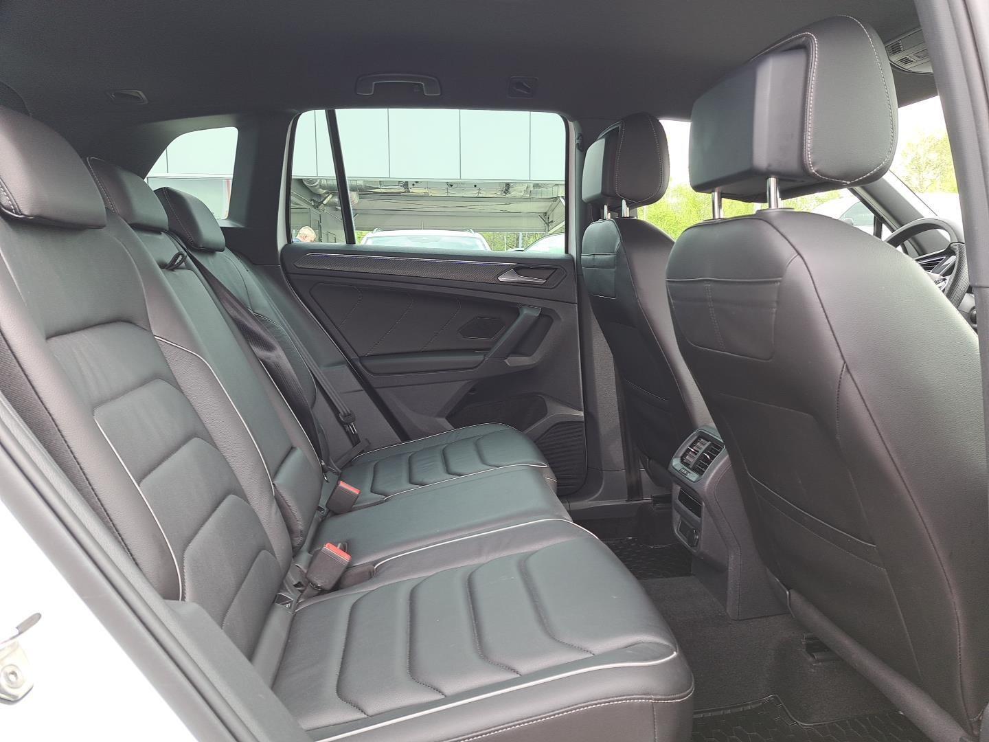 Android Auto Nawigacja Head-Up Hak Kamera parkowania Reflektory LED 11