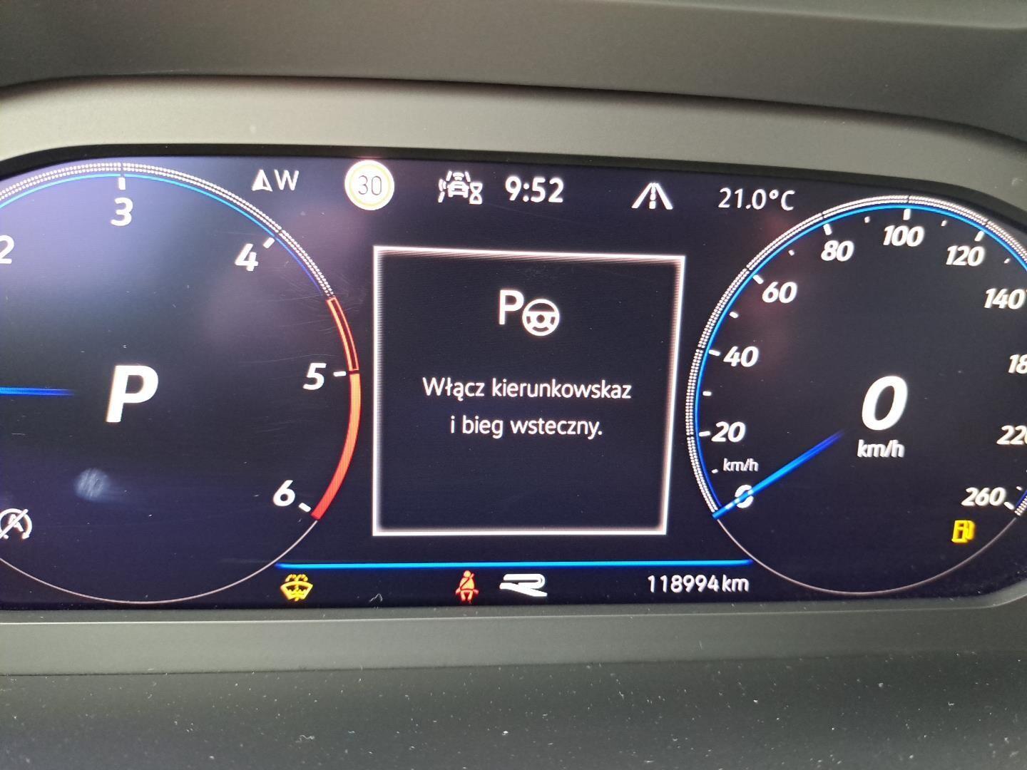 Android Auto Nawigacja Head-Up Hak Kamera parkowania Reflektory LED 21