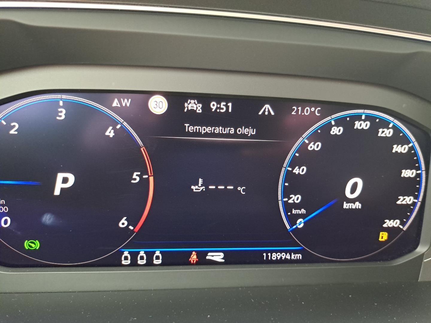 Android Auto Nawigacja Head-Up Hak Kamera parkowania Reflektory LED 16