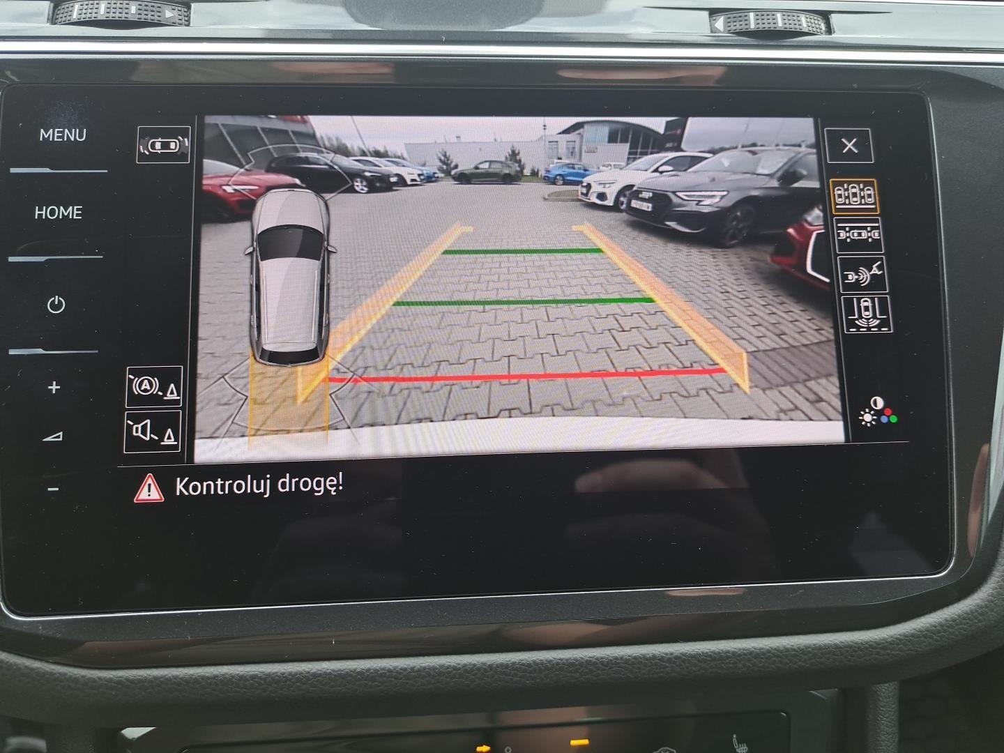 Android Auto Nawigacja Head-Up Hak Kamera parkowania Reflektory LED 20