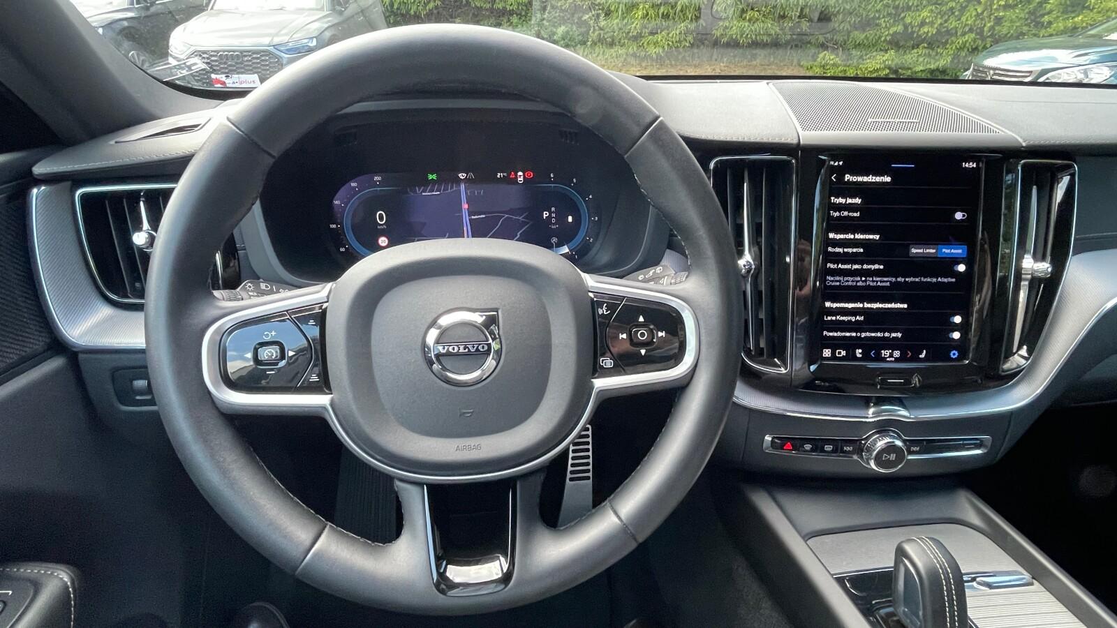 R-Design, AWD, Head-Up, Pneumatyka, Harman Kardon, masaż,VAT 23% 8
