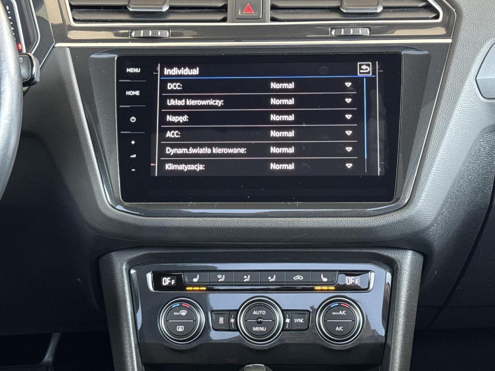 R-line 240KM, Head-Up, Panorama, DCC, Dynaudio, Hak, Kamera 360 39