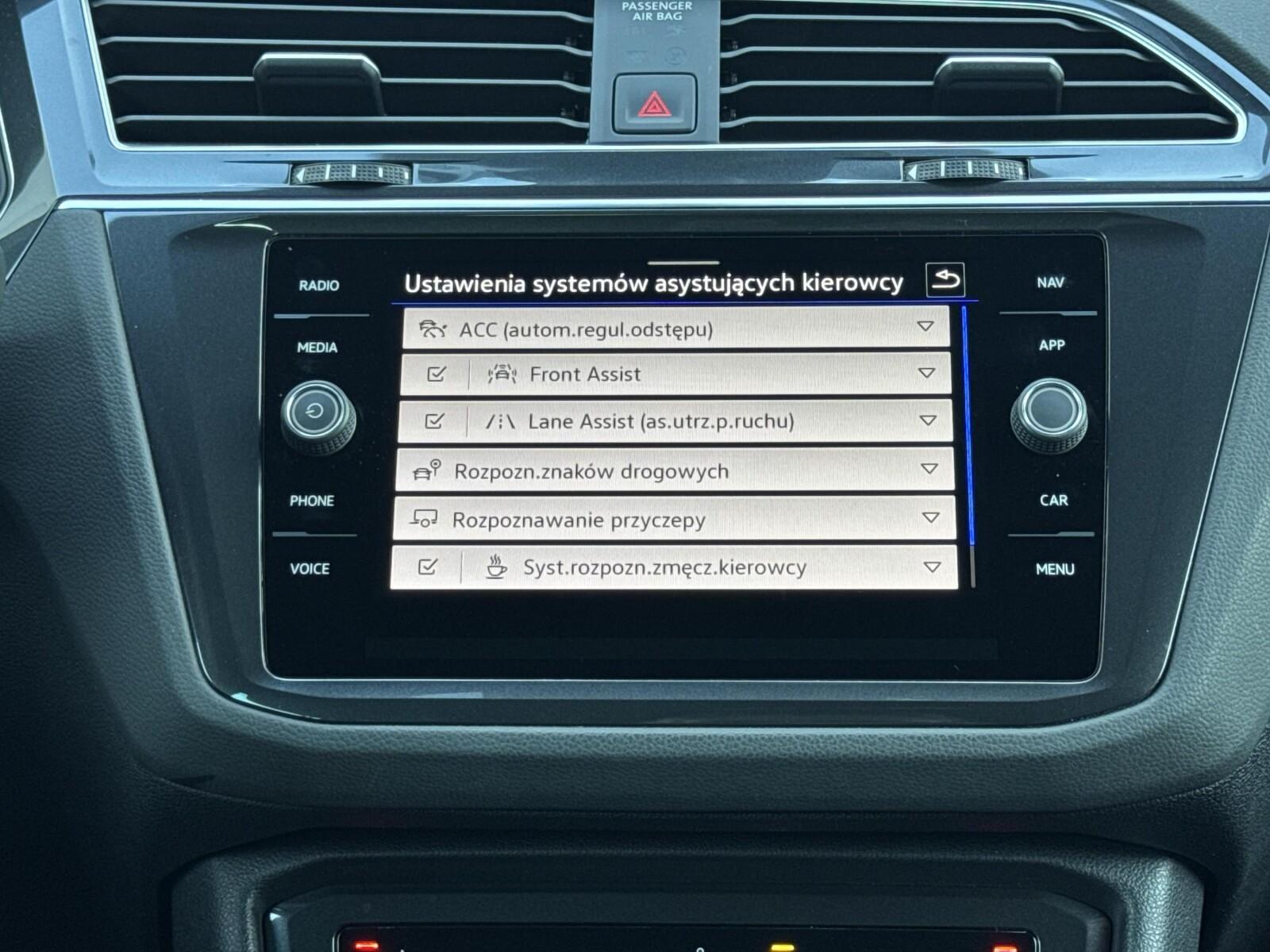 Tiguan R-line 4 Motion DSG, Kamera 360, APP, Hak, Keyless 24