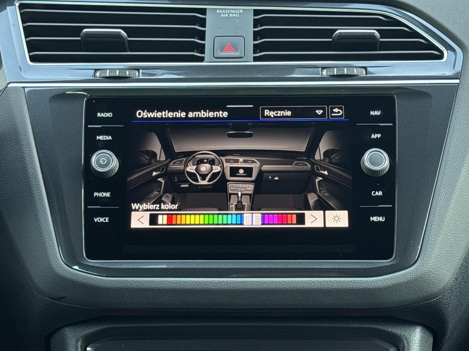 Tiguan R-line 4 Motion DSG, Kamera 360, APP, Hak, Keyless 23