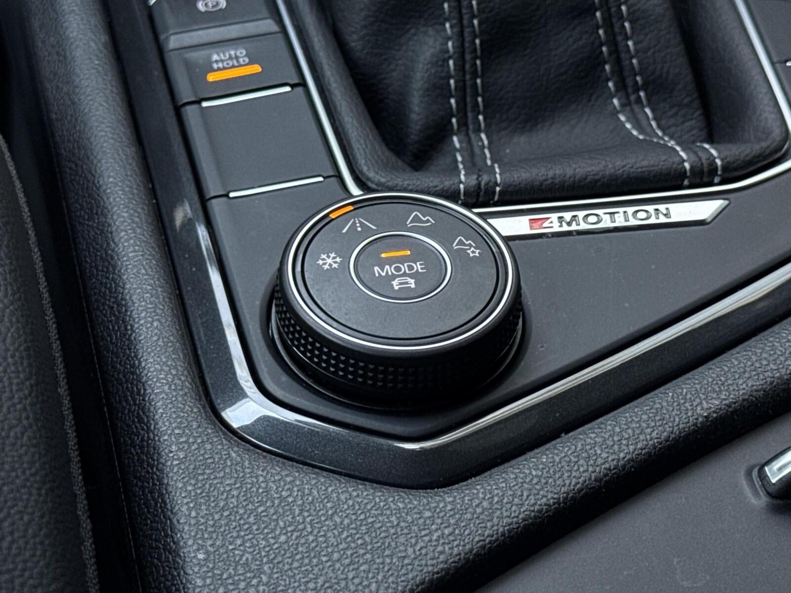 Tiguan R-line 4 Motion DSG, Kamera 360, APP, Hak, Keyless 30