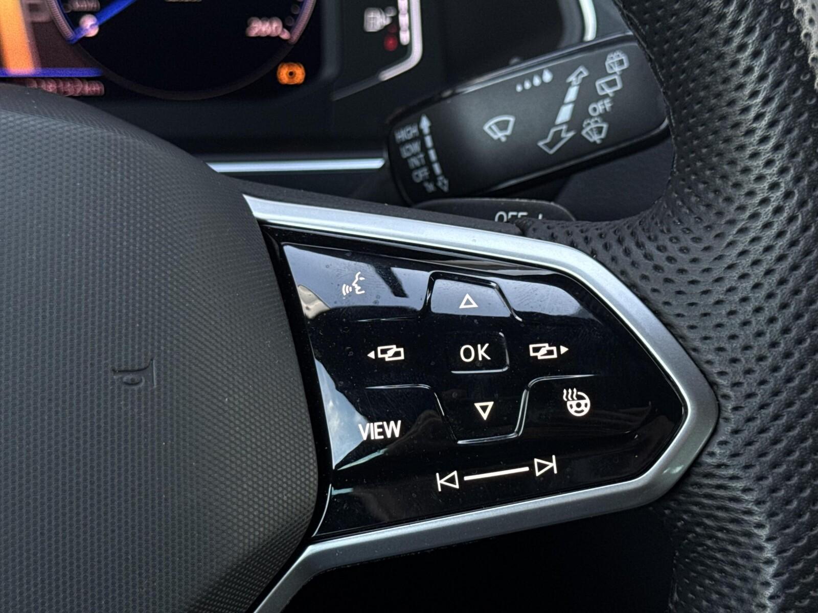 Tiguan R-line 4 Motion DSG, Kamera 360, APP, Hak, Keyless 17
