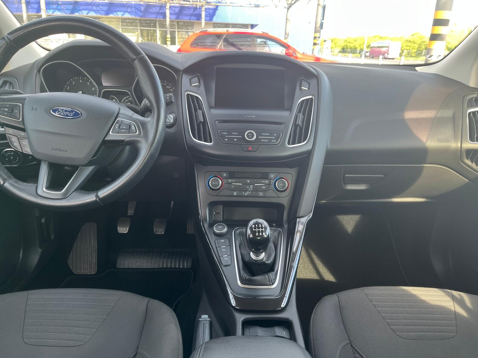 Ford Focus null 10