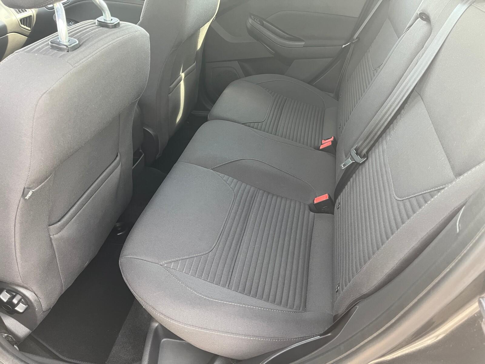Ford Focus null 11