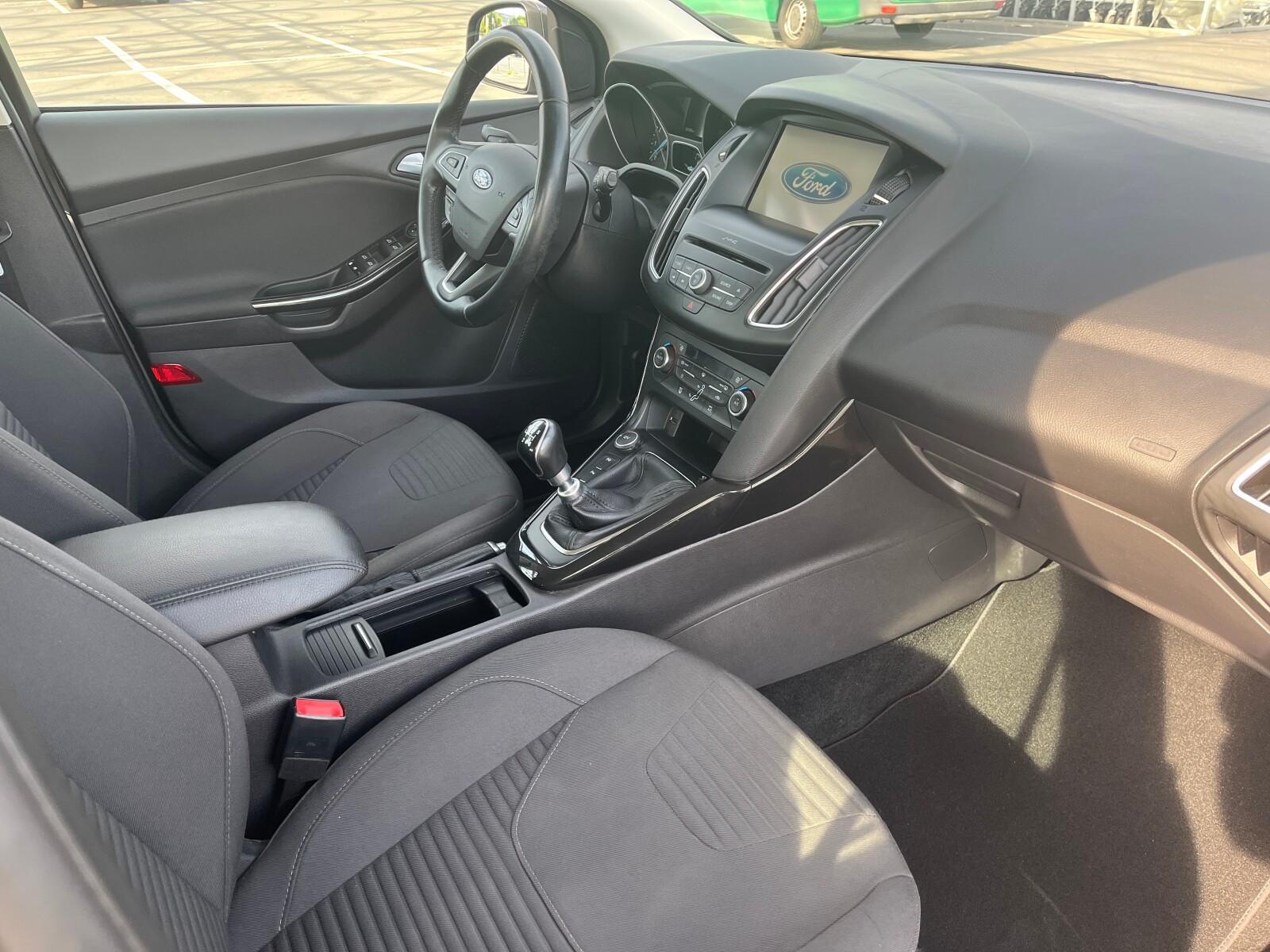Ford Focus null 14