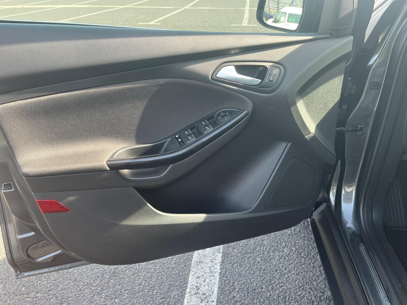 Ford Focus null 16