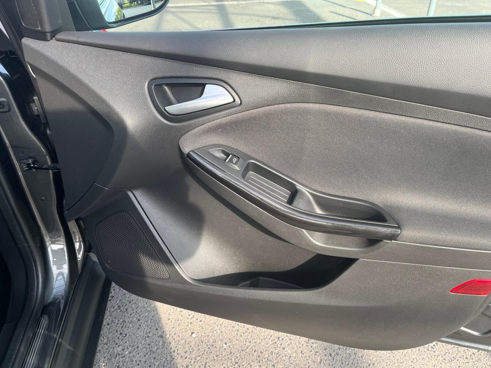 Ford Focus null 13