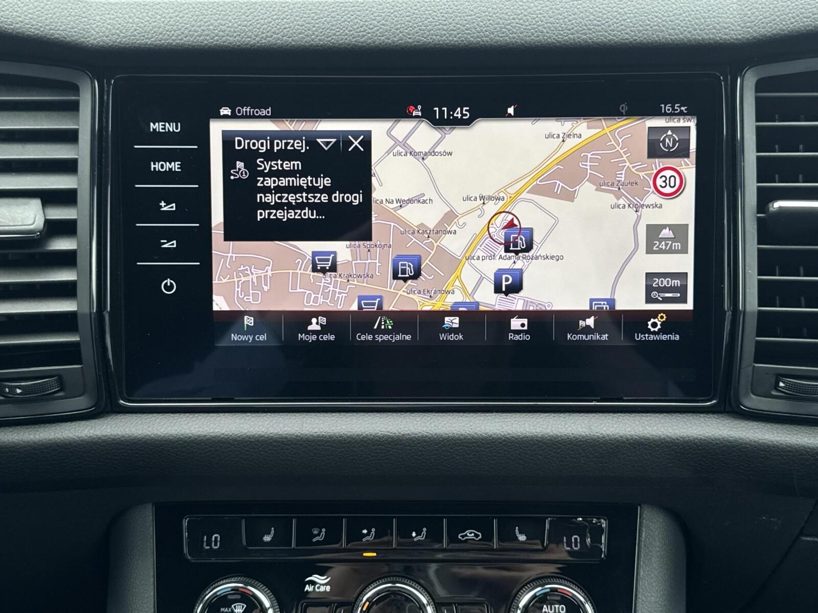 RS, 4x4, APP, Nawigacja Hak Reflektory LED Lane assist Tempomat 33
