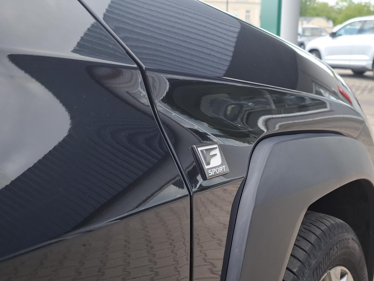 Lexus UX null 11