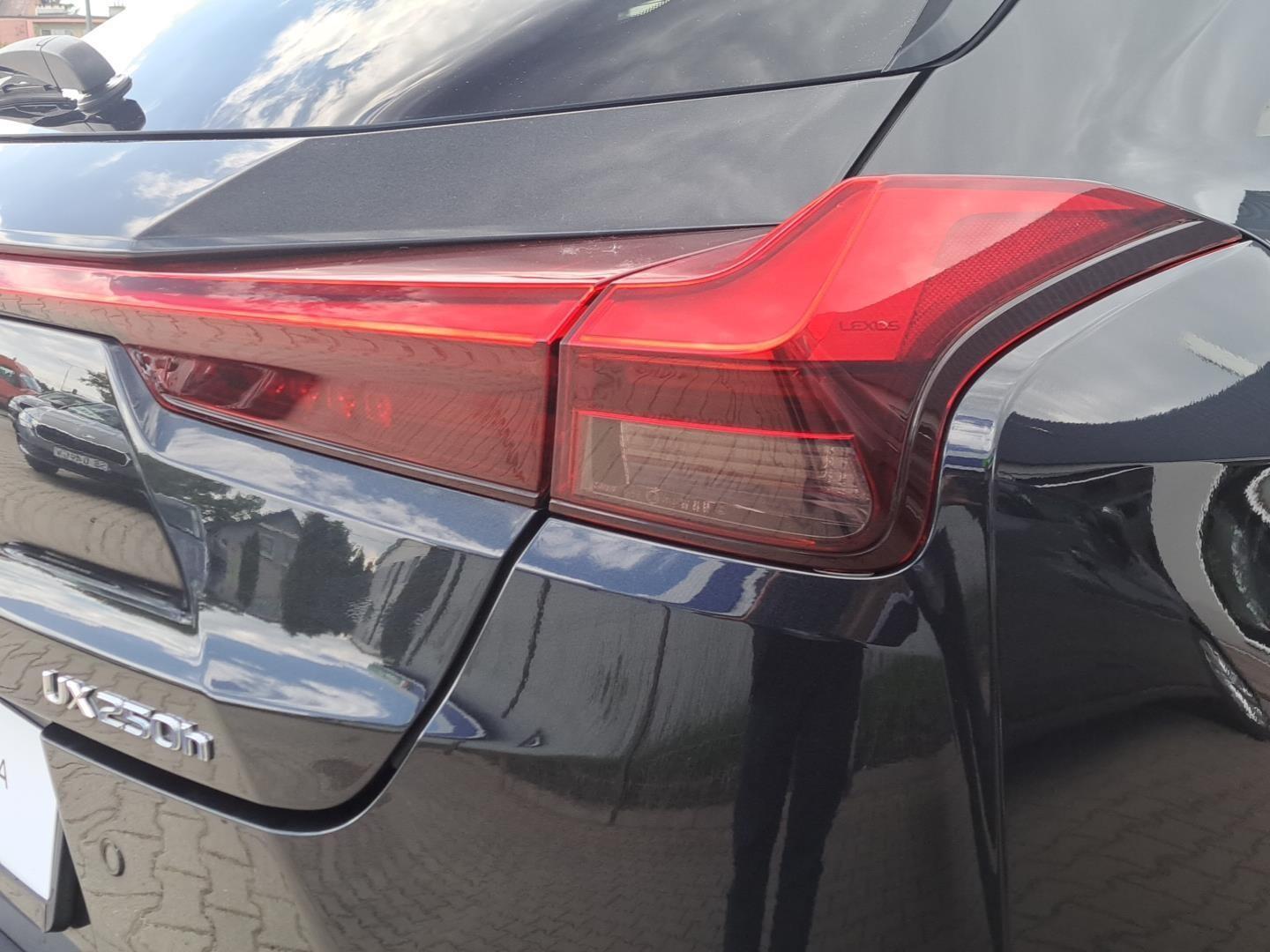 Lexus UX null 10