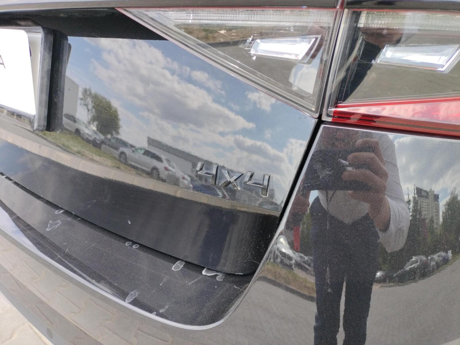 Škoda Superb Combi Style Pakiet Black 24