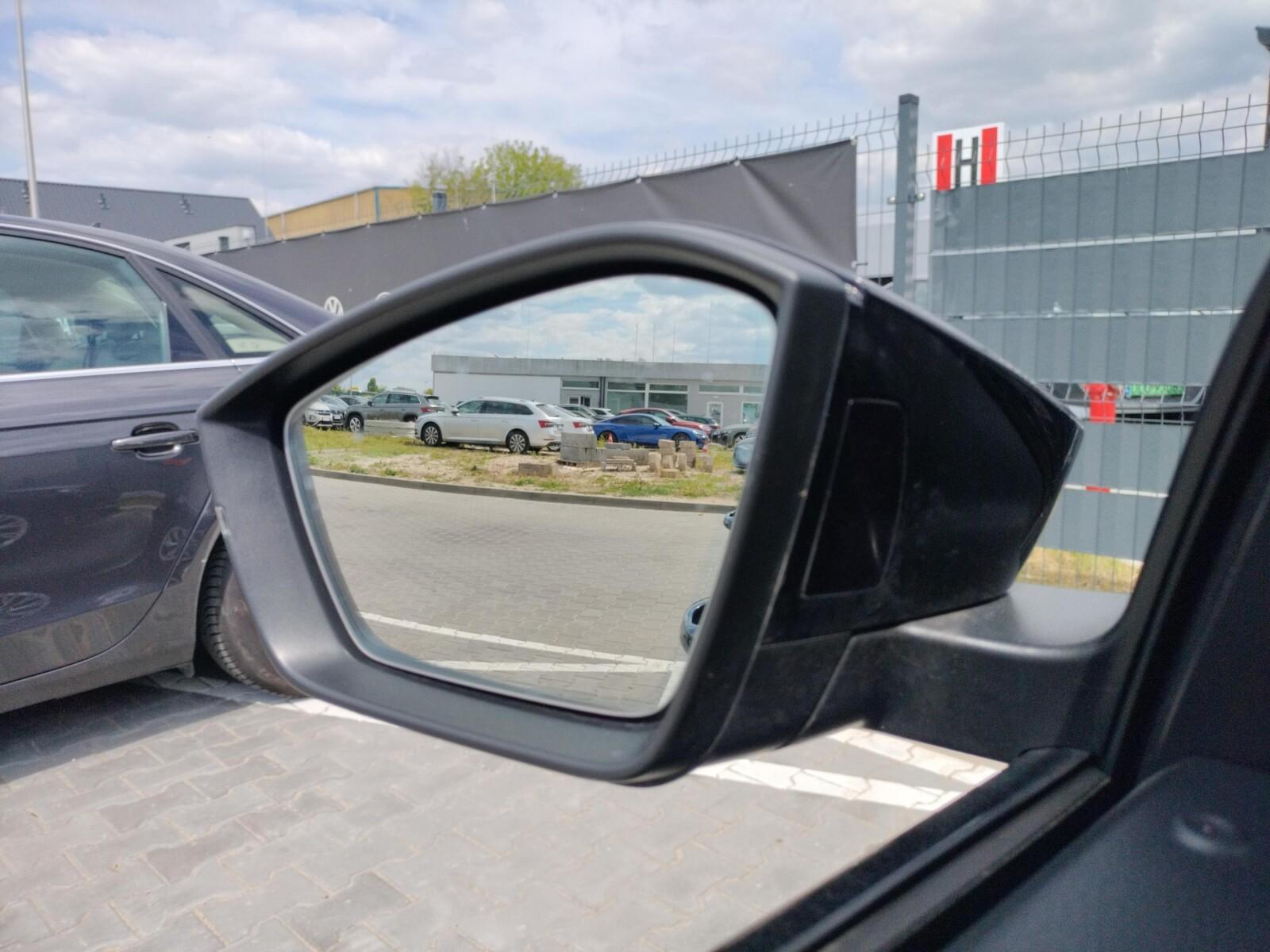 Škoda Superb Combi Style Pakiet Black 25