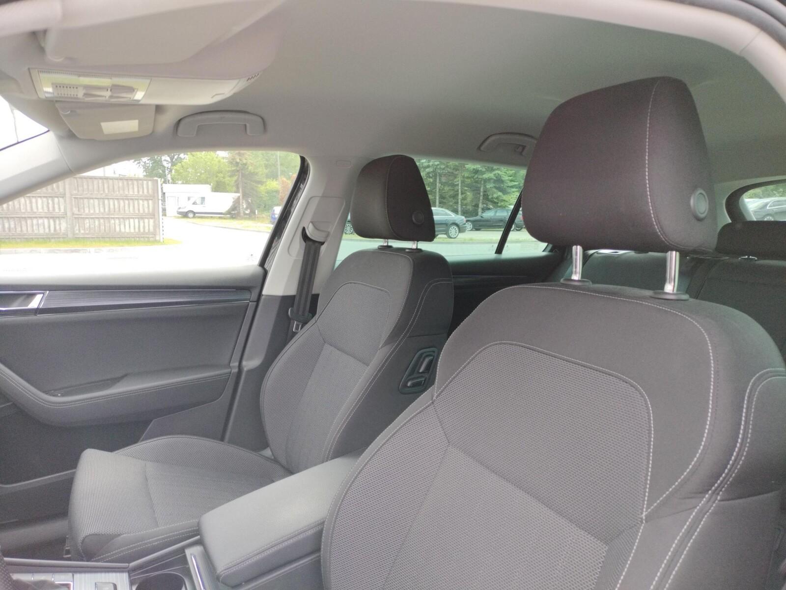 Škoda Superb Combi Style Pakiet Black 10