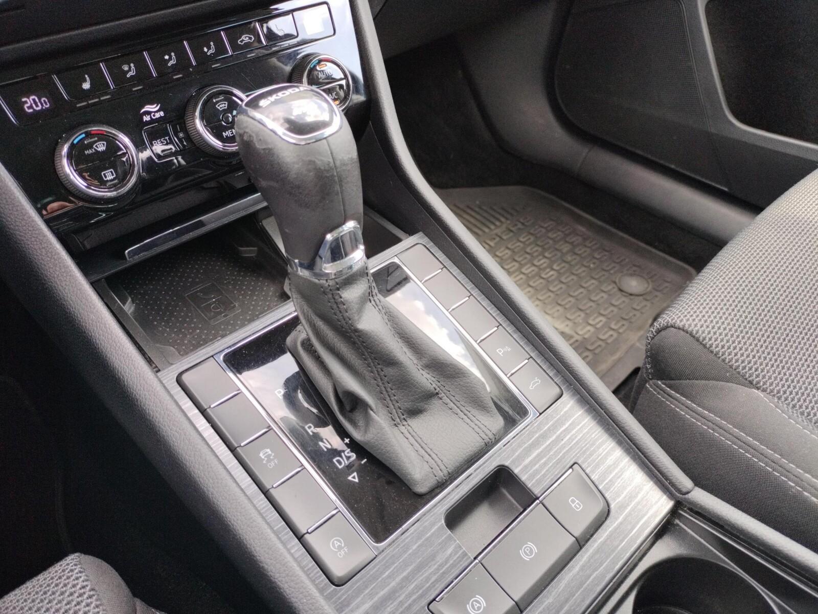 Škoda Superb Combi Style Pakiet Black 14