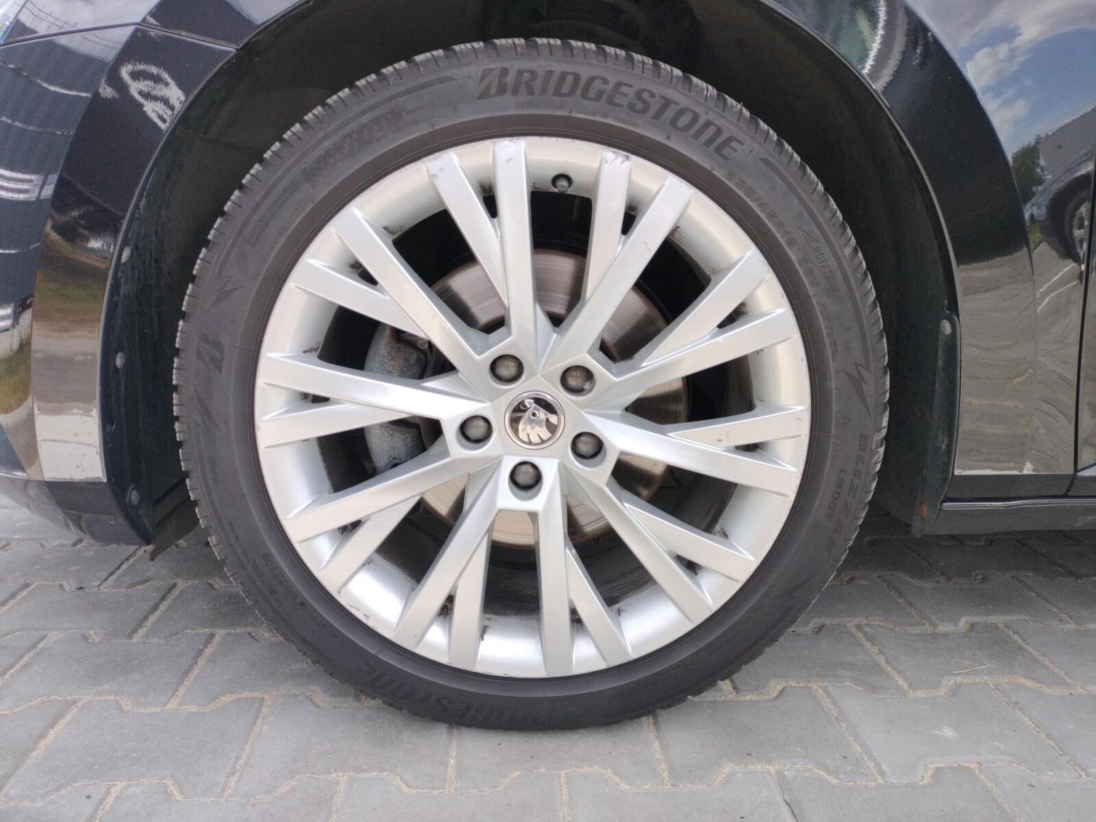 Škoda Superb Combi Style Pakiet Black 17