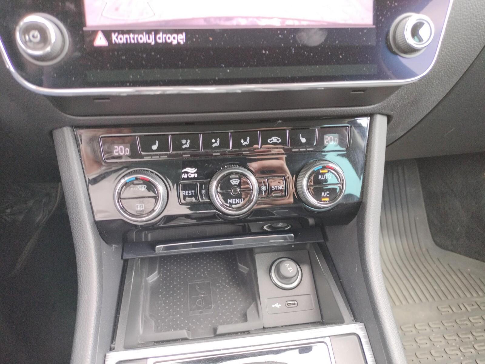 Škoda Superb Combi Style Pakiet Black 19
