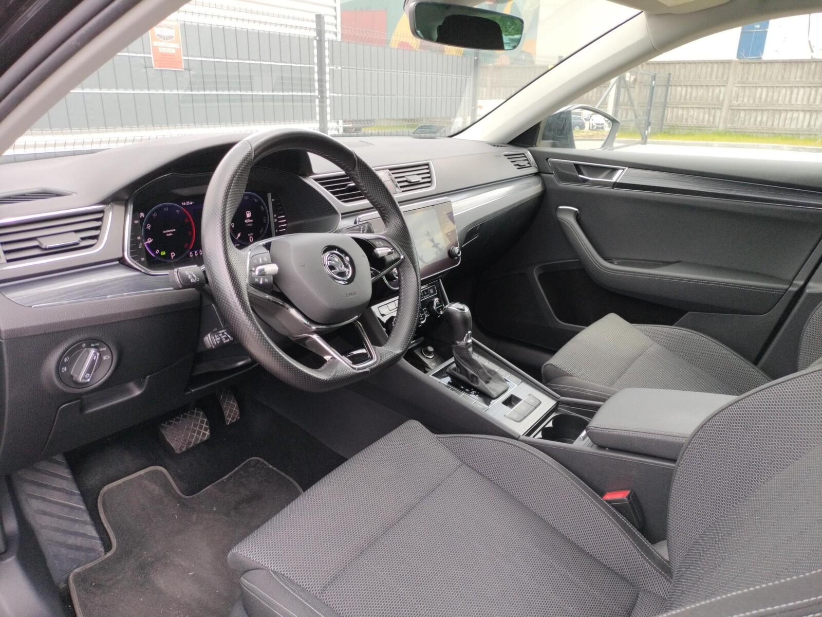 Škoda Superb Combi Style Pakiet Black 8