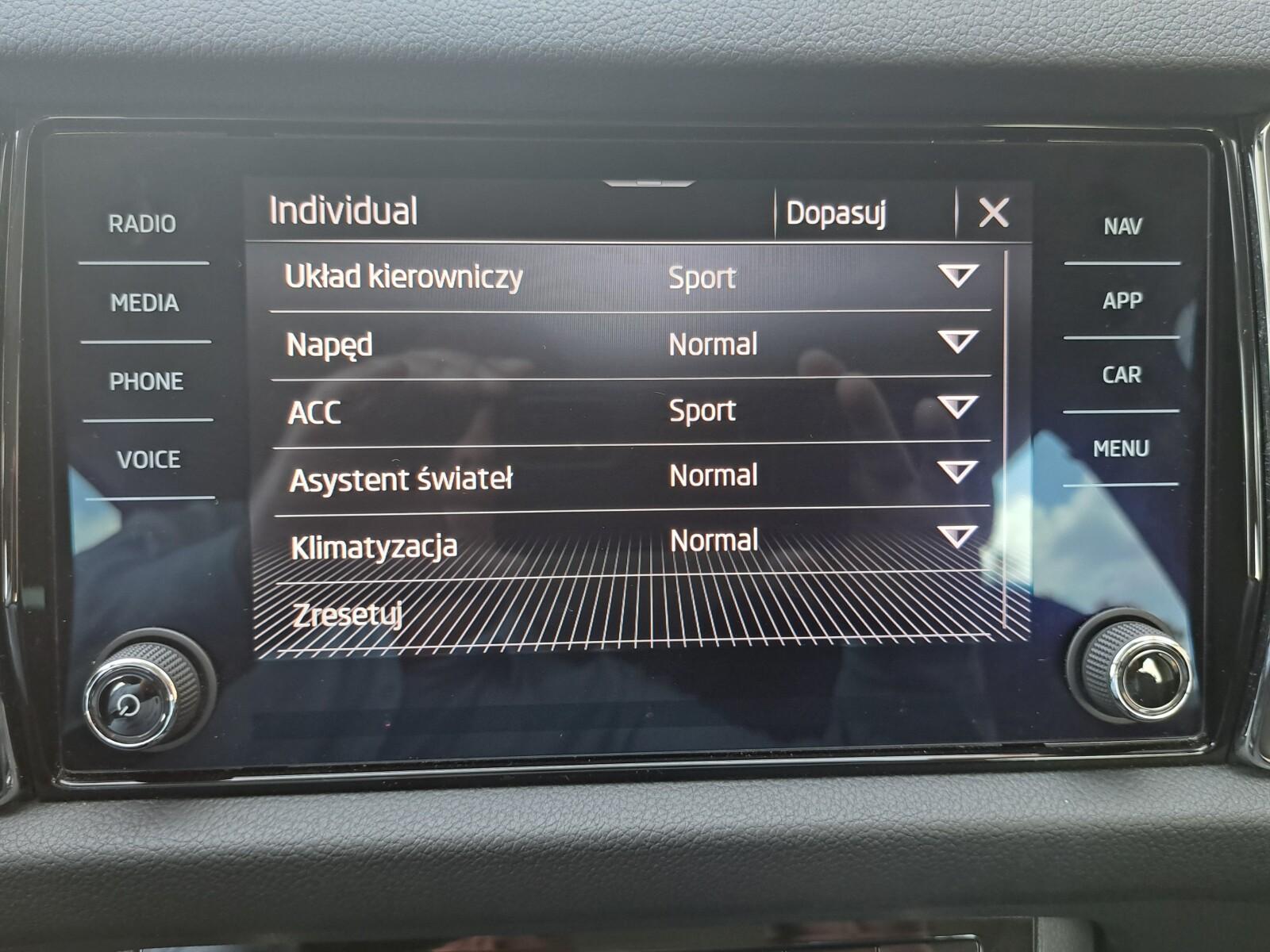 4x4 Style DSG 7miejsc, ACC, Profile jazdy, Matrix VIRTUAL COCKPIT 19