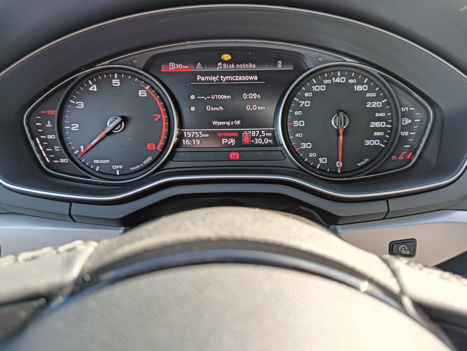 Ambiente! Klimatyzacja 3-strefowa! CarPlay! Kluczyk komfortowy! 19