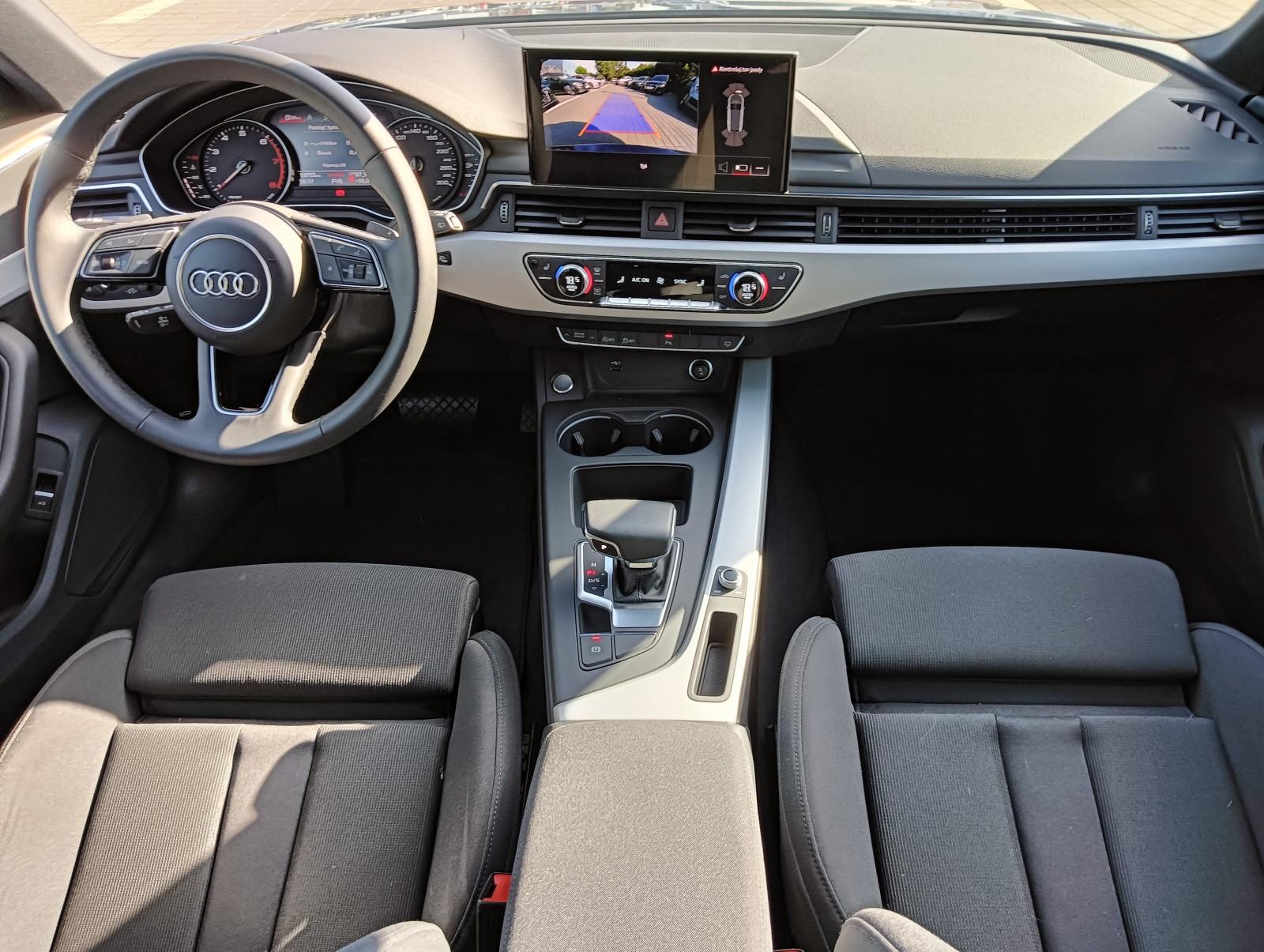 Ambiente! Klimatyzacja 3-strefowa! CarPlay! Kluczyk komfortowy! 12