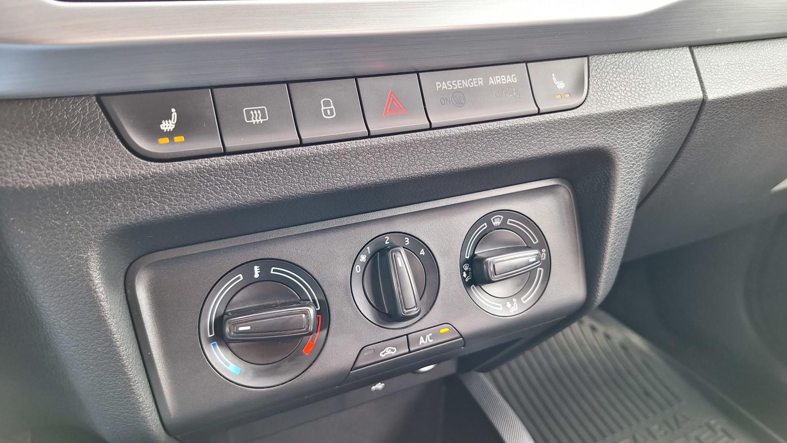 SalonPL serwis ASO 1.0TSI 95KM pakiety SmartLink kamera alufel. VAT23% 28