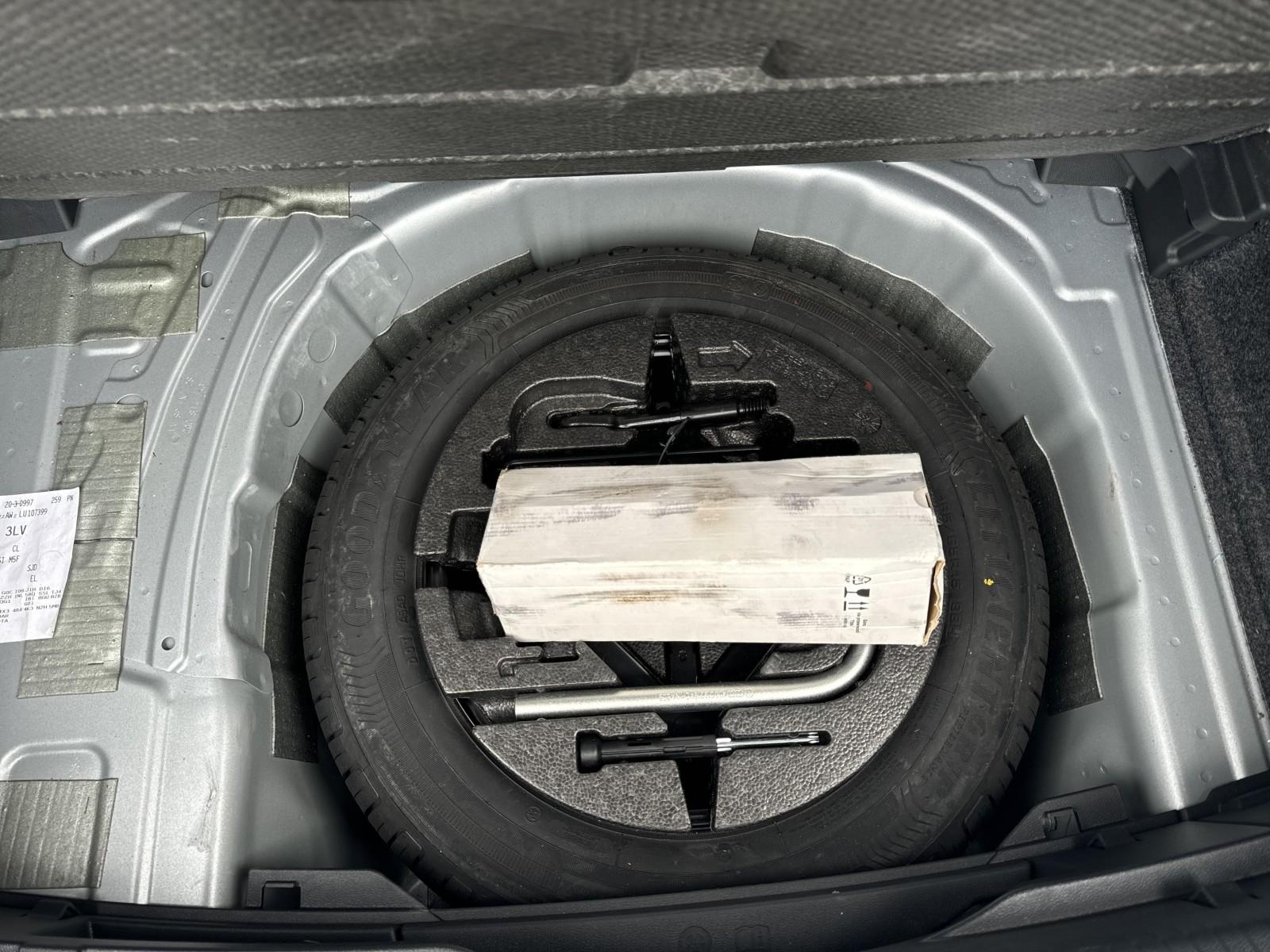 1.0 TSI 95 KM_Comfortline_Start-Stop_Bluetooth_Autoalarm_Alufelgi 21