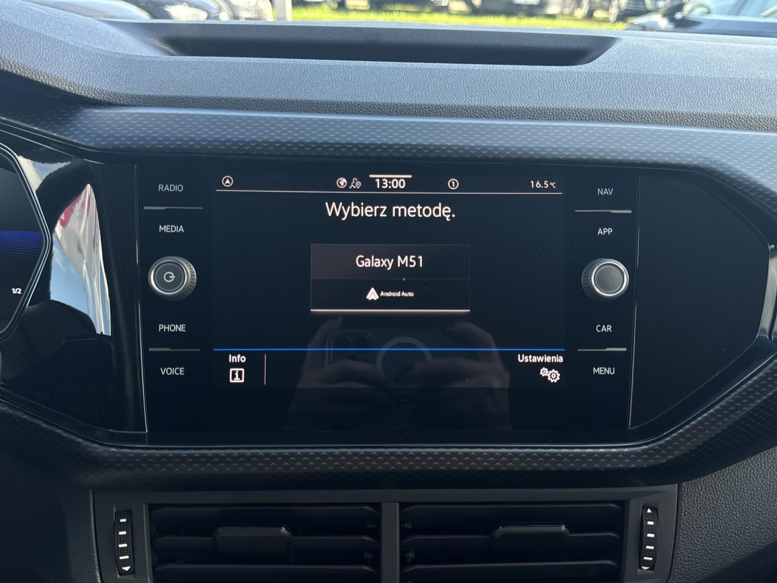 1.0 TSI 110 KM_LIFE_Lane Assist_Cyfrowe zegary_Tempomat_APP_ 23