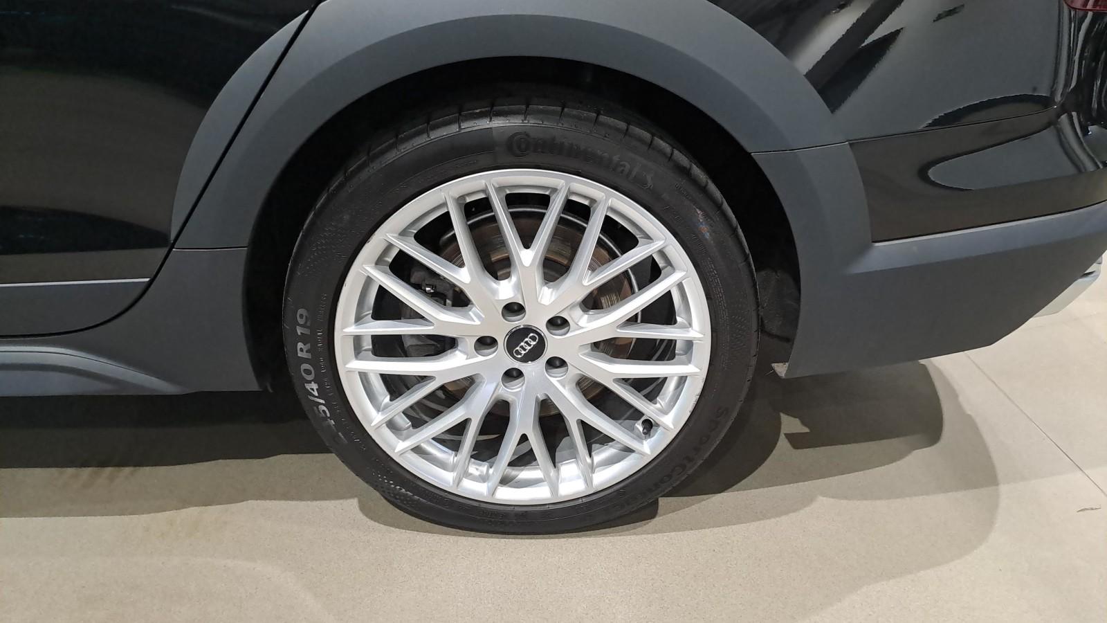 Audi A4 45TFSI mHEV 265KM, Allroad Quattro, FV23%, ASO, Matrix 17
