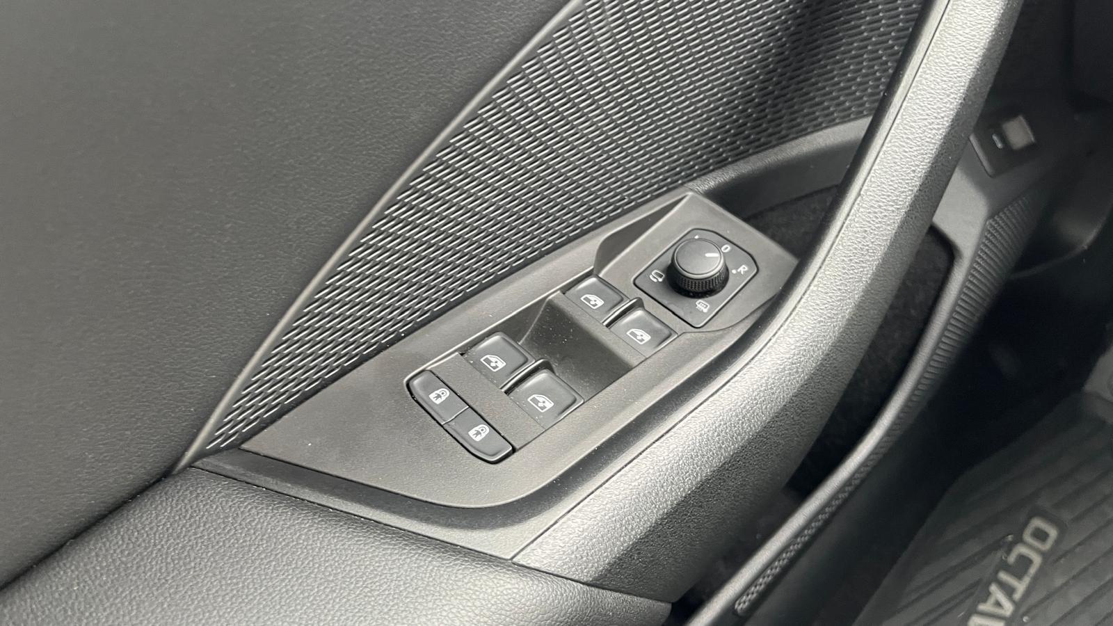 Style 1.5 TSI 150KM DSG|Kamera Cofania|Podgrzewana przednia szyba| 24