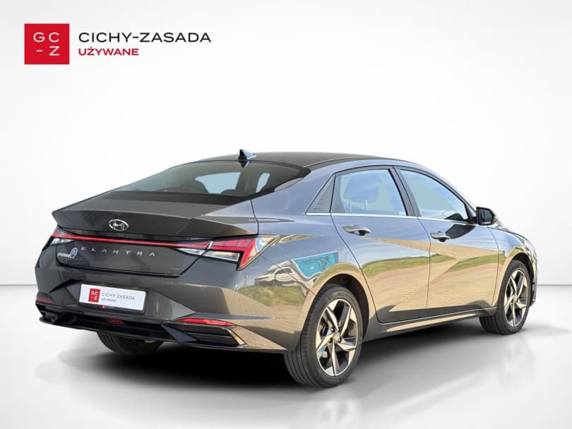 Hyundai Elantra 2022